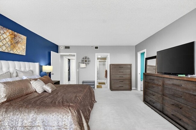 Building Photo - 4100 N Ocean Dr