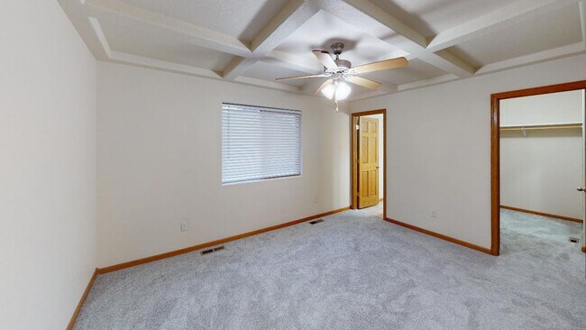 Building Photo - Spacious 4-Bed, 3-Bath Family Home with Fenced Yard and Attached Garage