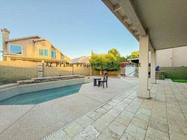 Building Photo - 260 W Calle Monte Vista