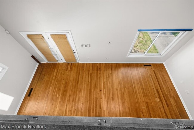 Building Photo - 520 E Hazelhurst St