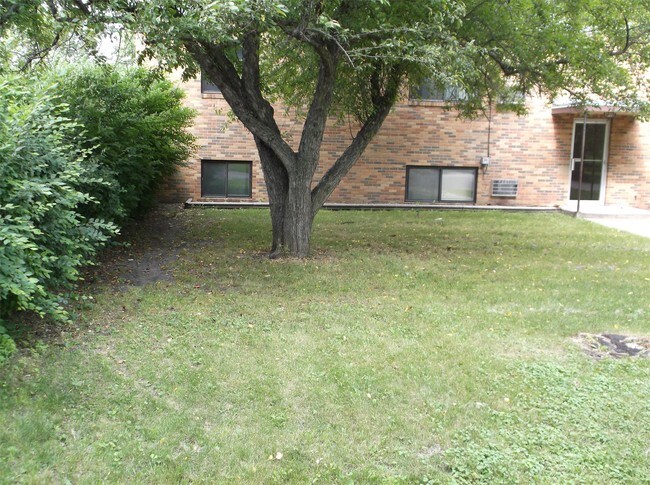 Building Photo - 120 7th St SW
