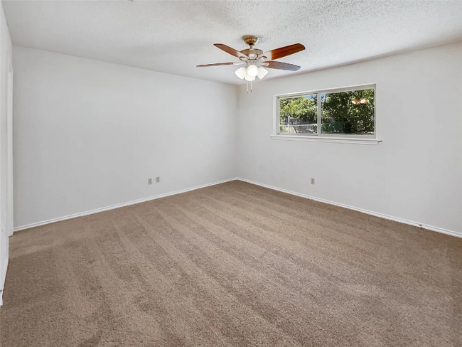 Building Photo - 116 Creekview Dr W