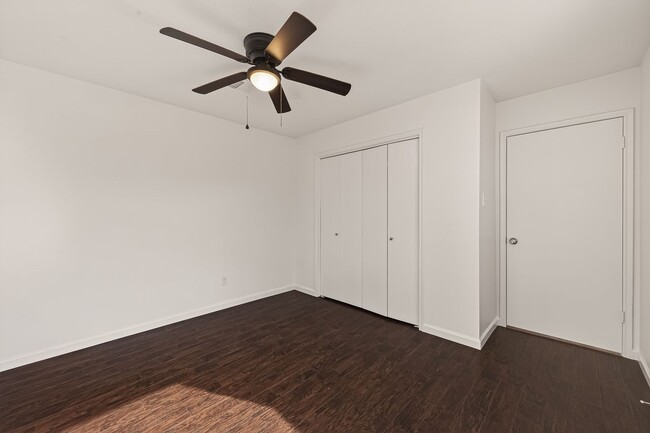 Building Photo - 1007 Apache Falls Dr