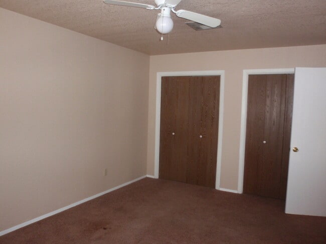 Building Photo - Triviz Apts