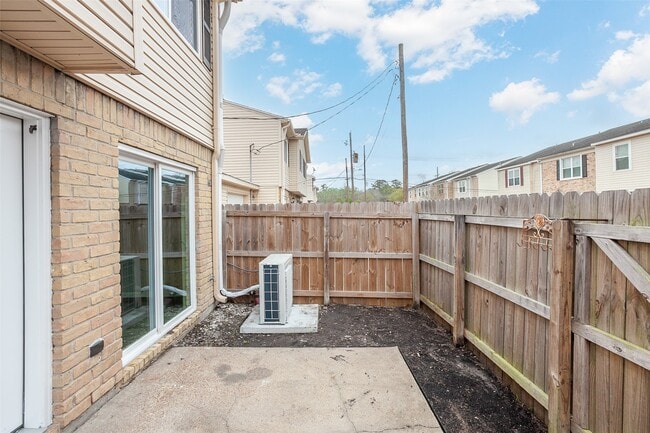 Building Photo - 972 Park Meadow Dr