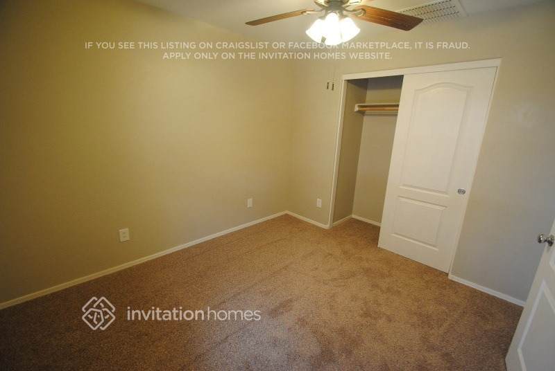 Building Photo - 2241 S Buckaroo Trail