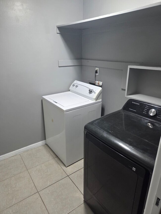 Building Photo - Captiva Duplex