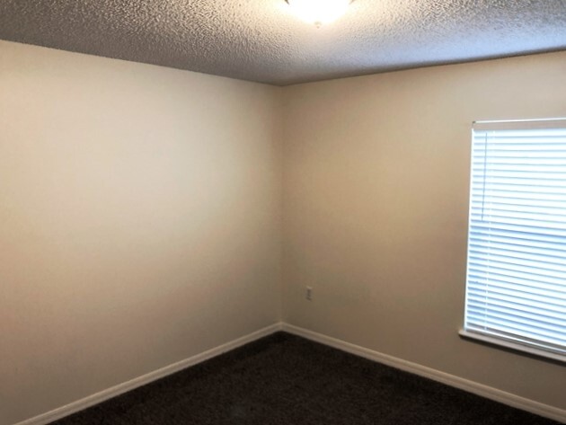 Building Photo - 5523 Ashleigh Park Dr