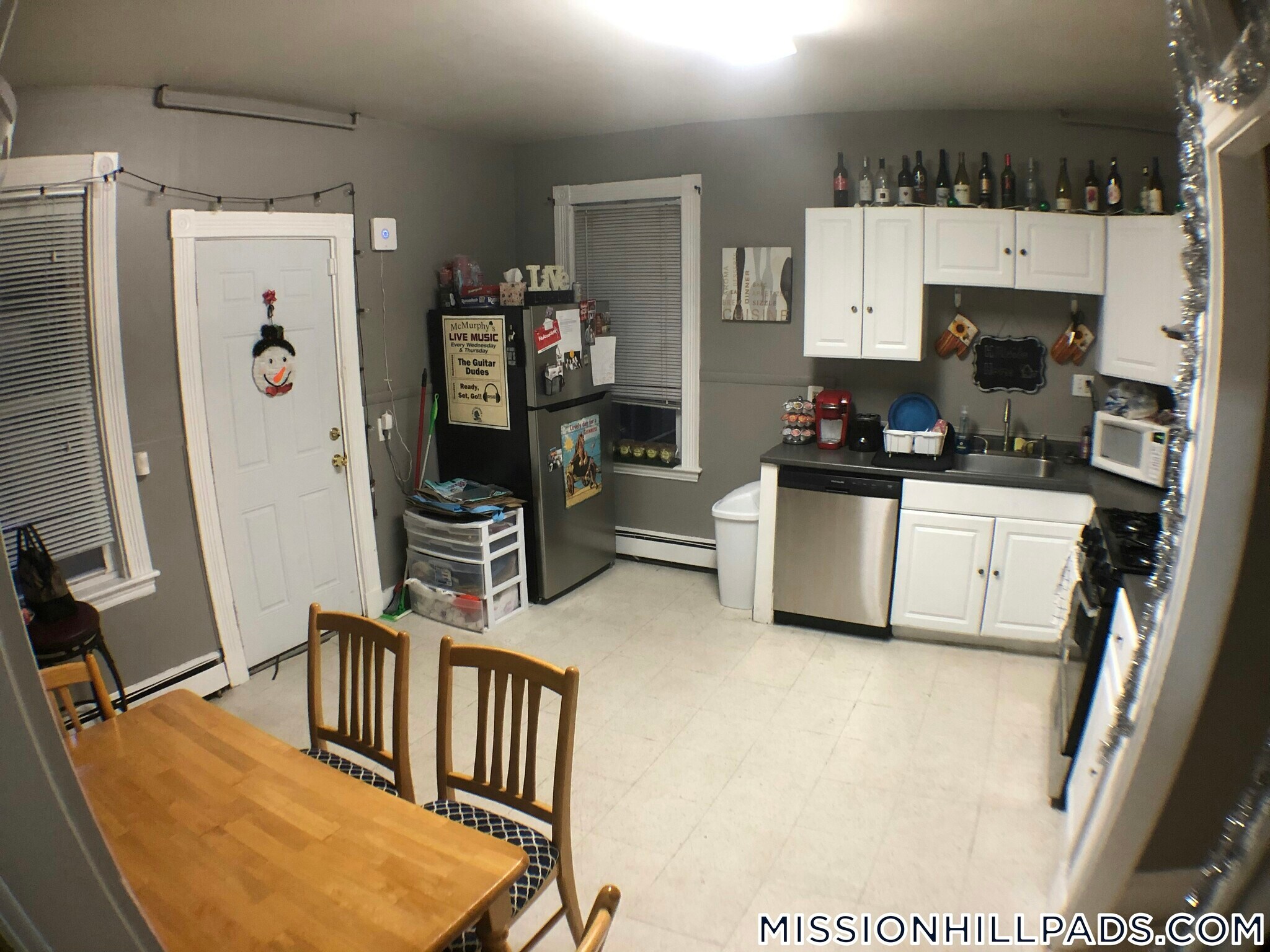 Building Photo - 168 Hillside St