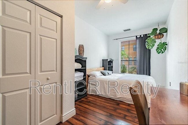 Building Photo - 2717 Via Cipriani