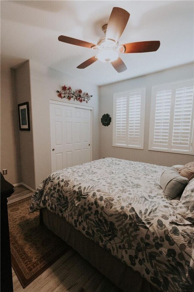 Building Photo - Single Story Home with Lush Backyard! Comi...