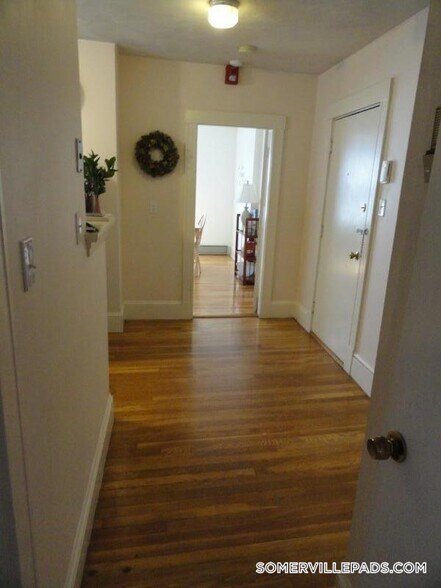 Building Photo - 402 Highland Ave