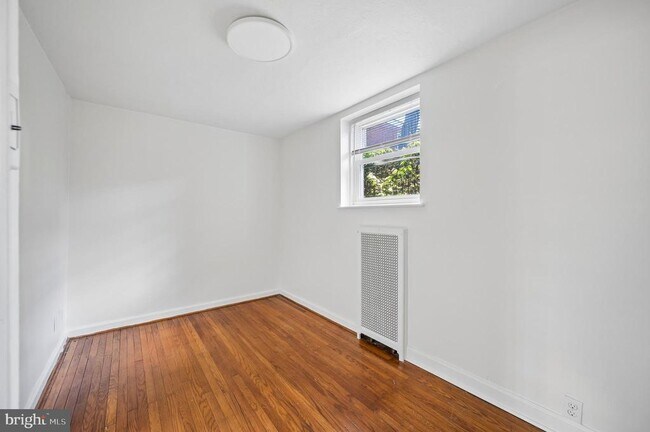 Building Photo - 184 E Willow Grove Ave