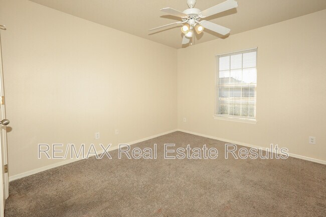 Building Photo - 1592 Hutchinson St