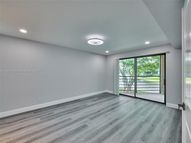 Building Photo - 5380 Cedar Lake Dr