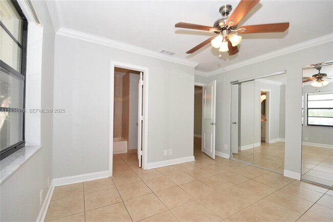 Building Photo - 1401 NE 53rd St