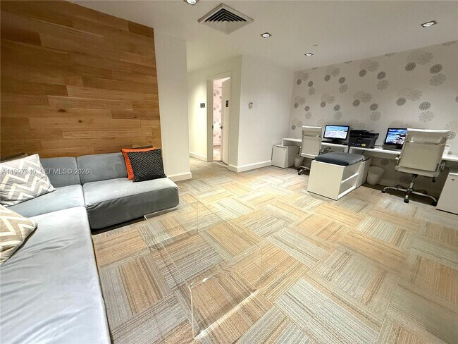 Building Photo - 951 Brickell Ave