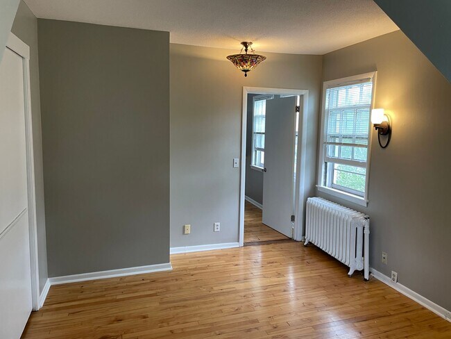 Building Photo - 2118 Pillsbury Ave