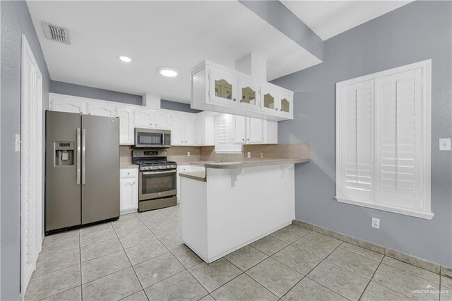 Building Photo - 7538 Camelot Dr