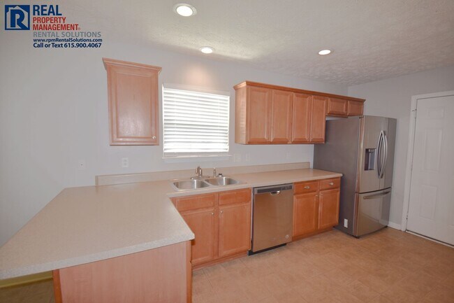 Building Photo - Beautiful 3BR+Bonus/4th Bedroom, triple Blackman schools! Screened in porch and fenced in backyard!