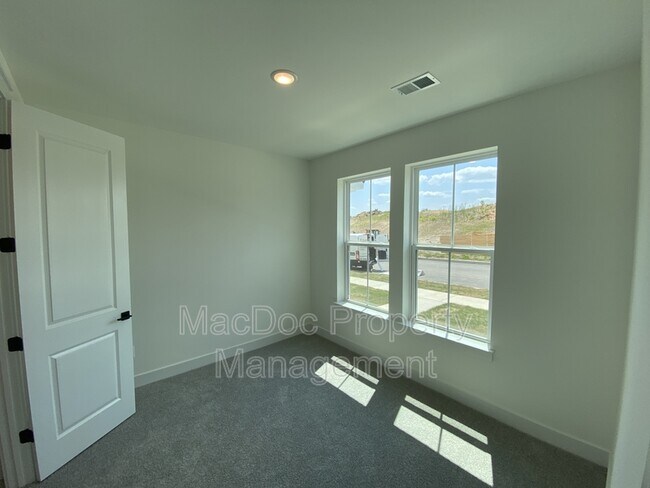 Building Photo - 4815 Jackson Vlg Pkwy