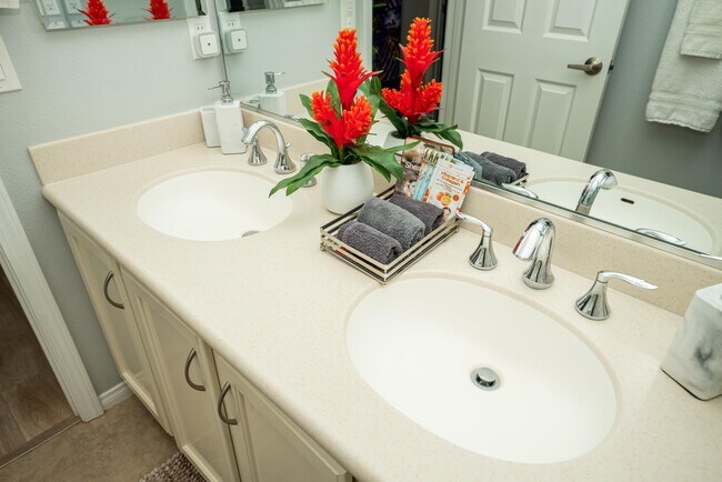 Building Photo - 43247 Fiore St