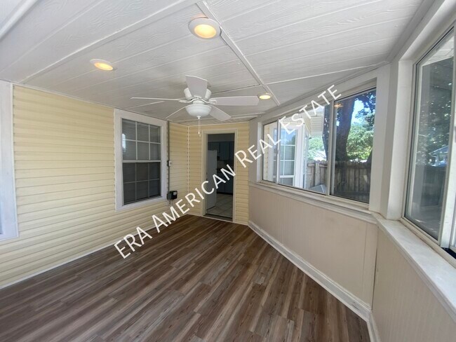 Building Photo - 19 Winfield Way