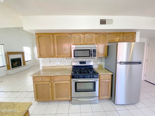 Building Photo - 4320 Loma Del Norte Dr
