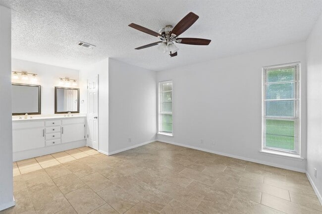 Building Photo - 3509 Monument Dr