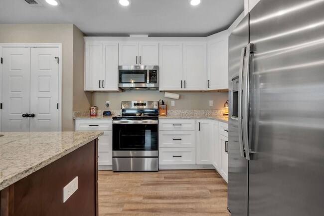 Building Photo - 4858 Sampler Dr