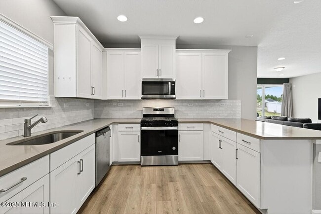 Building Photo - 542 Silver Landing Dr