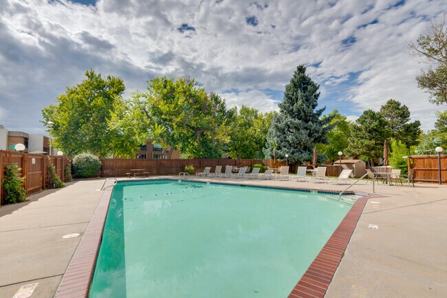 Building Photo - 2899 S Locust St