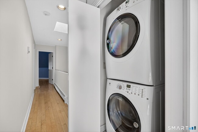 Building Photo - 49 Steamboat Wharf