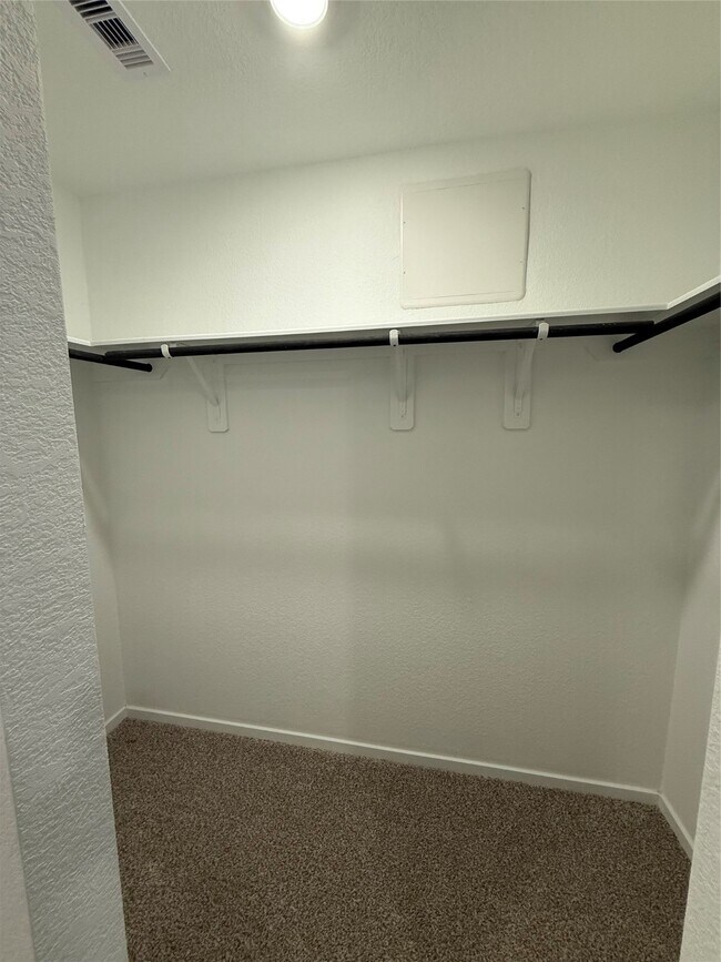 Building Photo - 1002 Moon Drop Ln