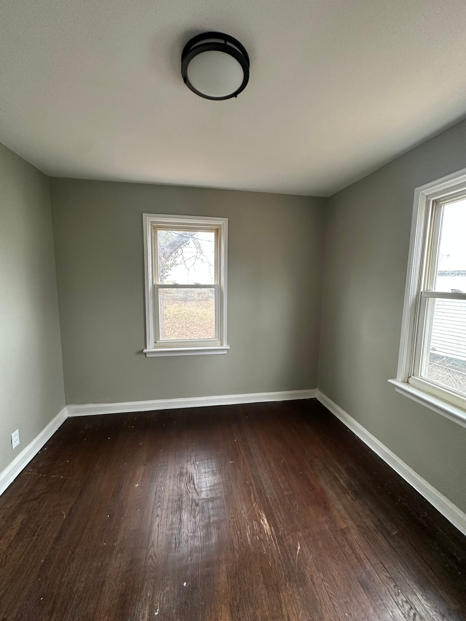 Building Photo - 2018 Raven Dr