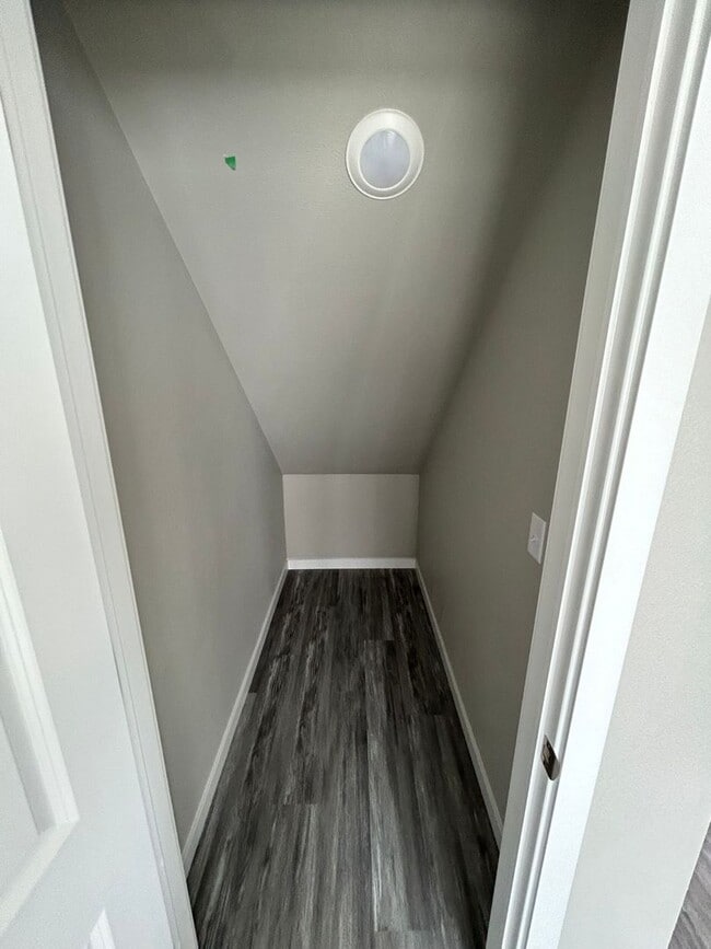 Building Photo - Exquisite 3-Bedroom Home with Modern Elegance and a Great Location!!