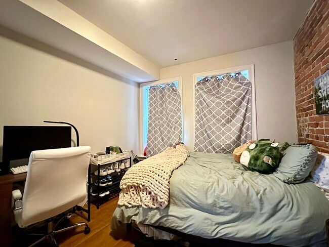 Building Photo - MODERN AND SPACIOUS MISSION HILL 4BED AVAILABLE SEPT 2026