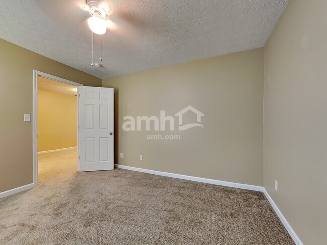 Building Photo - 439 Parkview Court