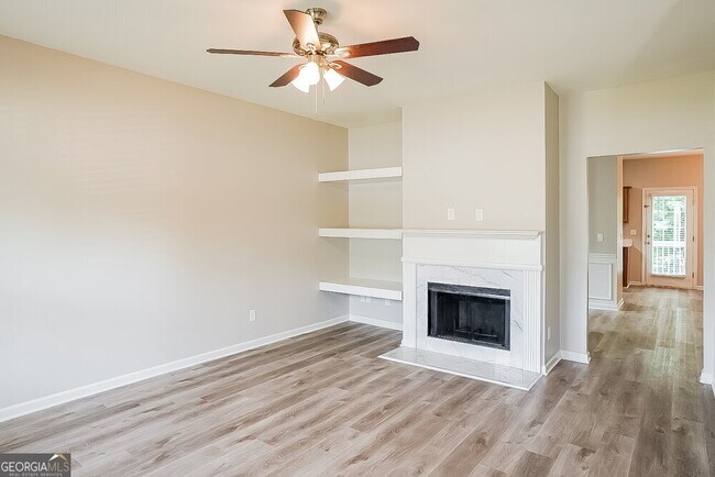 Building Photo - 657 Amberwood Dr