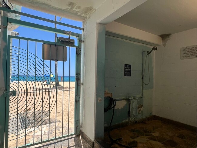 Building Photo - 84-674-965 Farrington Hwy