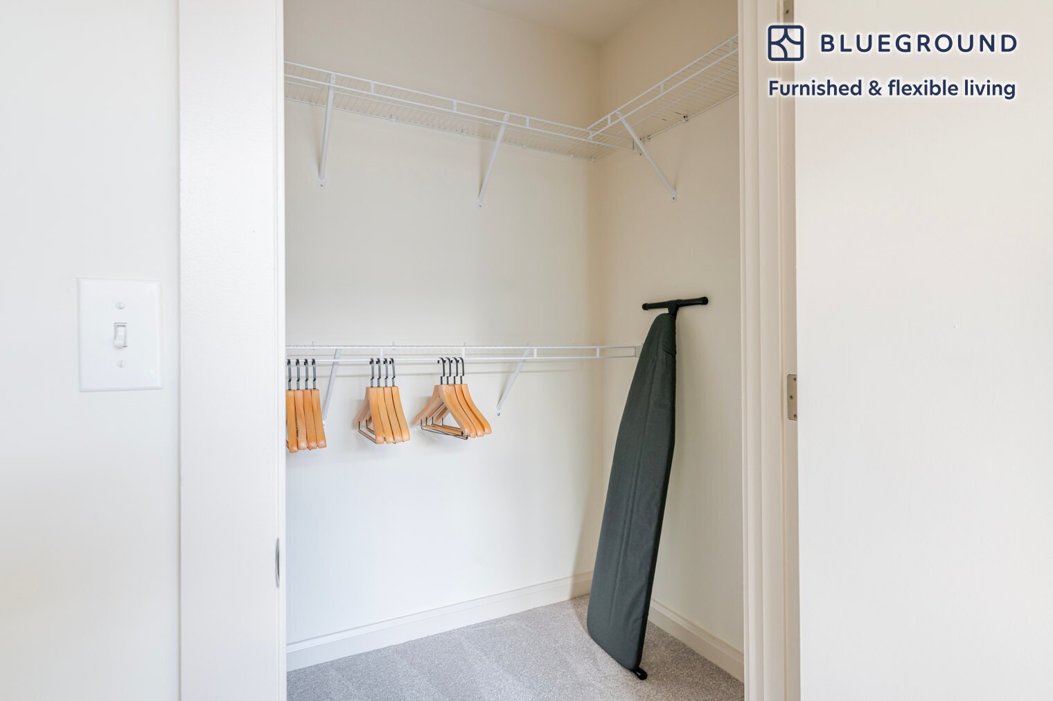 Building Photo - 36 River St