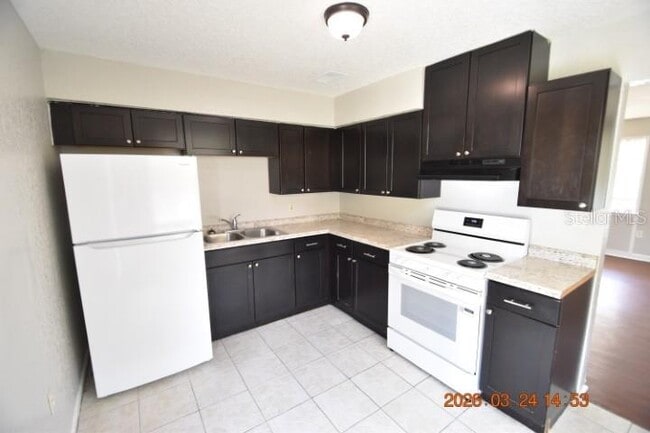 Building Photo - 4006 E Paris St