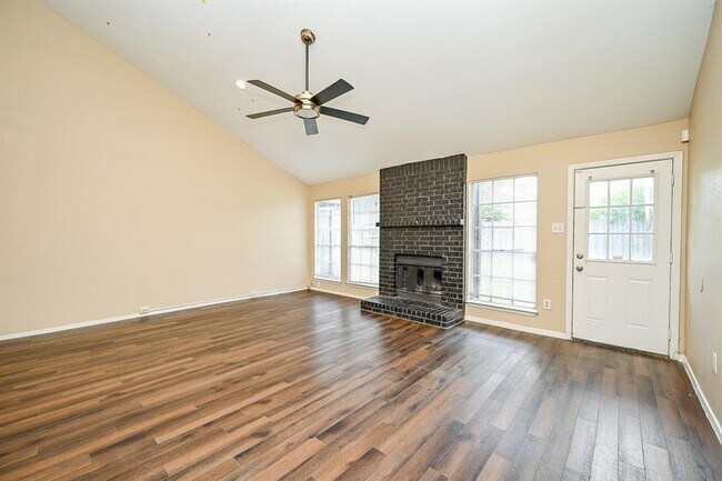 Building Photo - 19226 Plantain Dr