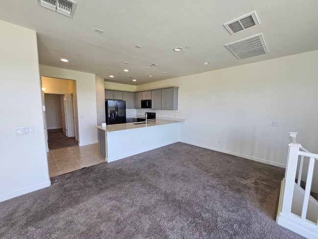 Building Photo - 4061 E Pony Ln