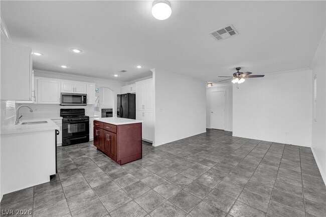 Building Photo - 8915 Sandy Slate Way
