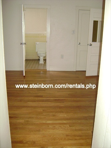 Building Photo - Nice Home in Historic Downtown with Shared...