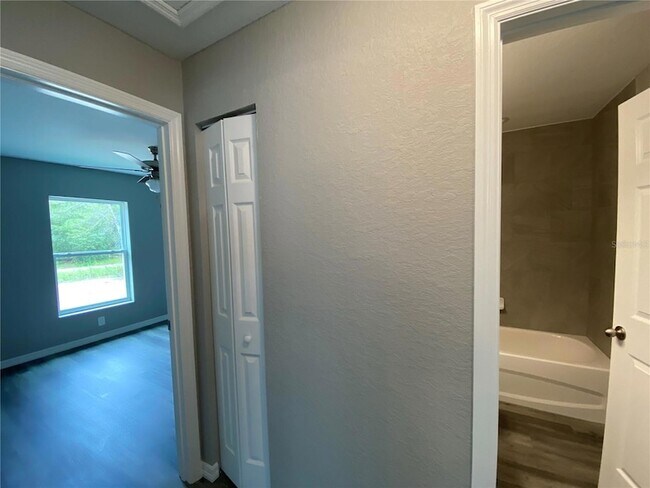 Building Photo - 15945 SW 57th Terrace Rd