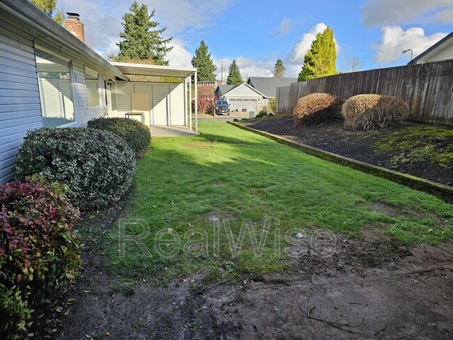 Building Photo - 11019 NW 33rd Ave