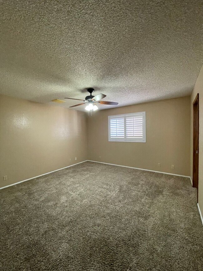 Building Photo - OWNER'S SUMMER SPECIAL-$300 OFF first 3 months! Sparkling Pool Home!