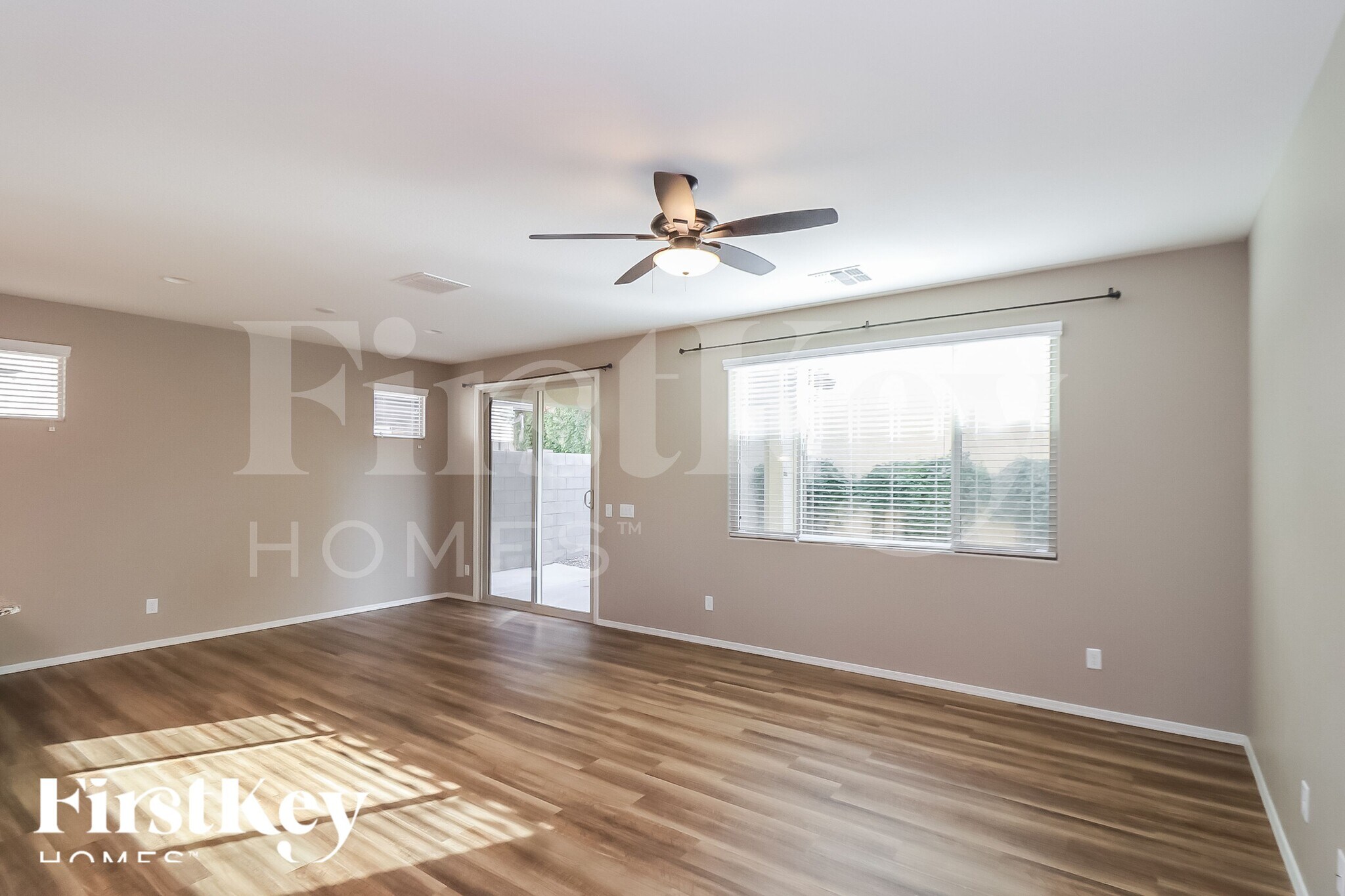 Building Photo - 5115 E Greenway St